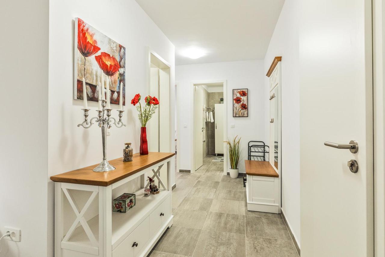 Elegant Sophia'S Apartment Brassó Kültér fotó